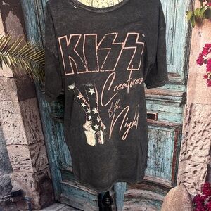Vintage Canvas Kiss Distressed‎ T-shirt New in Package , size small